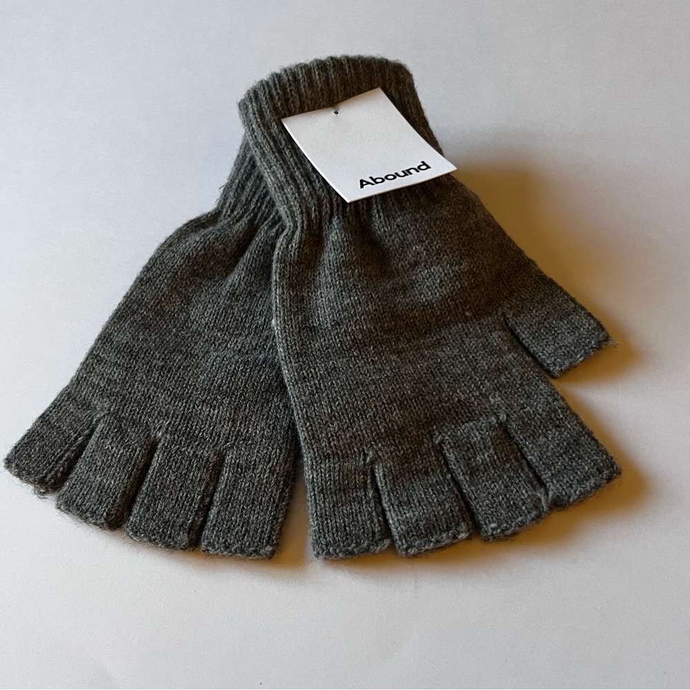 ABOUND WOMENS FINGERLESS GLOVES CHARCOAL GREY OS NWT